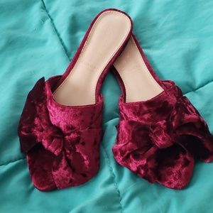 Lauren conrad wine colored velvet slides
